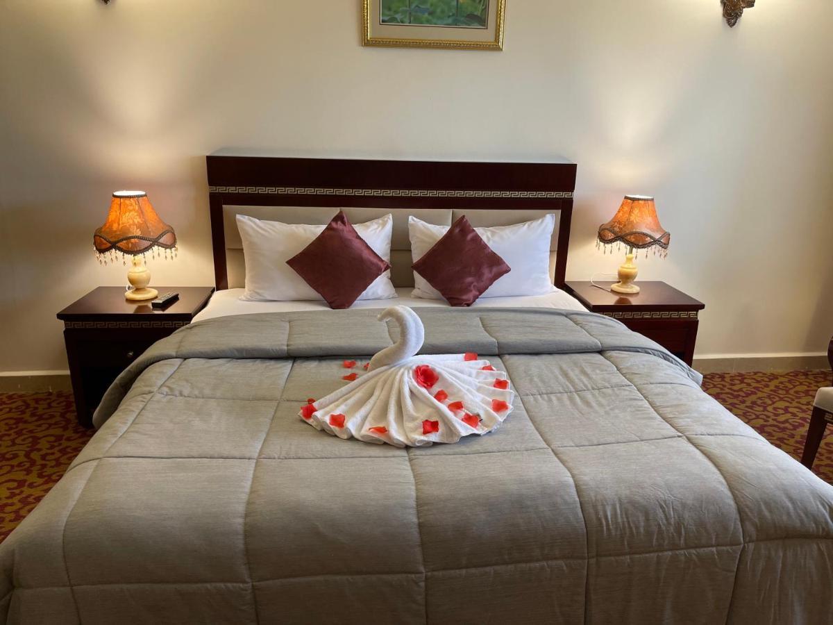 Boulevard Palace Hotel Monrovia Kültér fotó