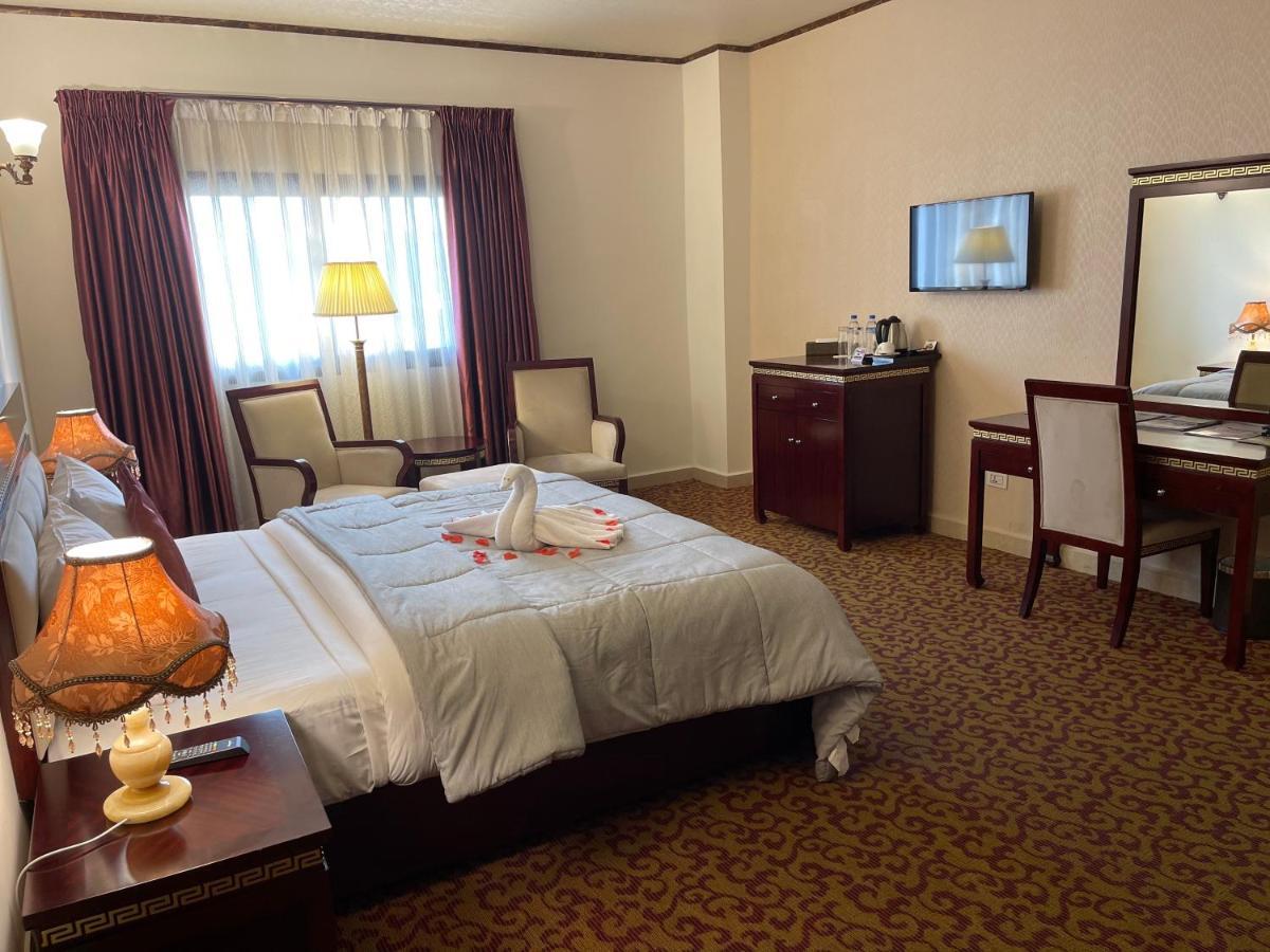 Boulevard Palace Hotel Monrovia Kültér fotó