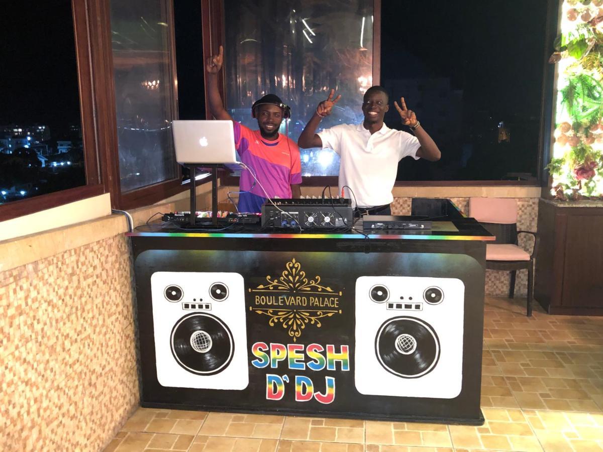 Boulevard Palace Hotel Monrovia Kültér fotó