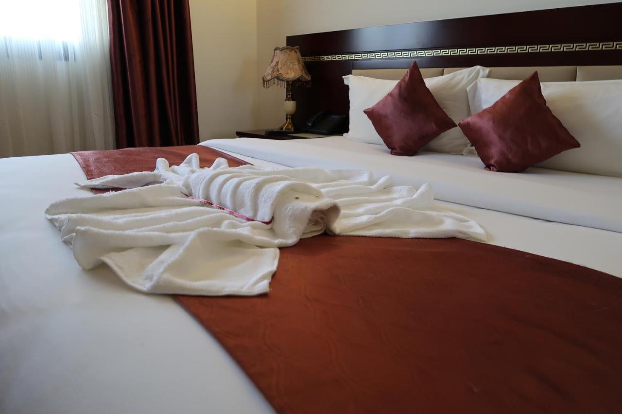 Boulevard Palace Hotel Monrovia Kültér fotó