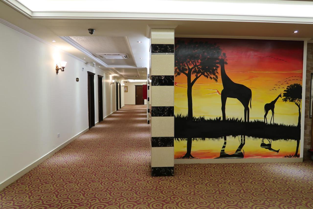Boulevard Palace Hotel Monrovia Kültér fotó