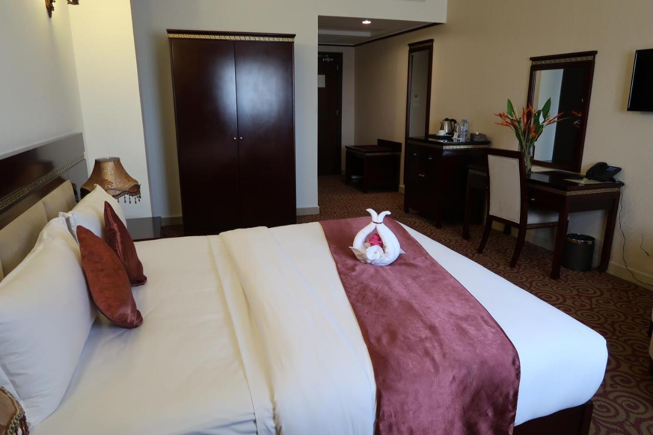 Boulevard Palace Hotel Monrovia Kültér fotó