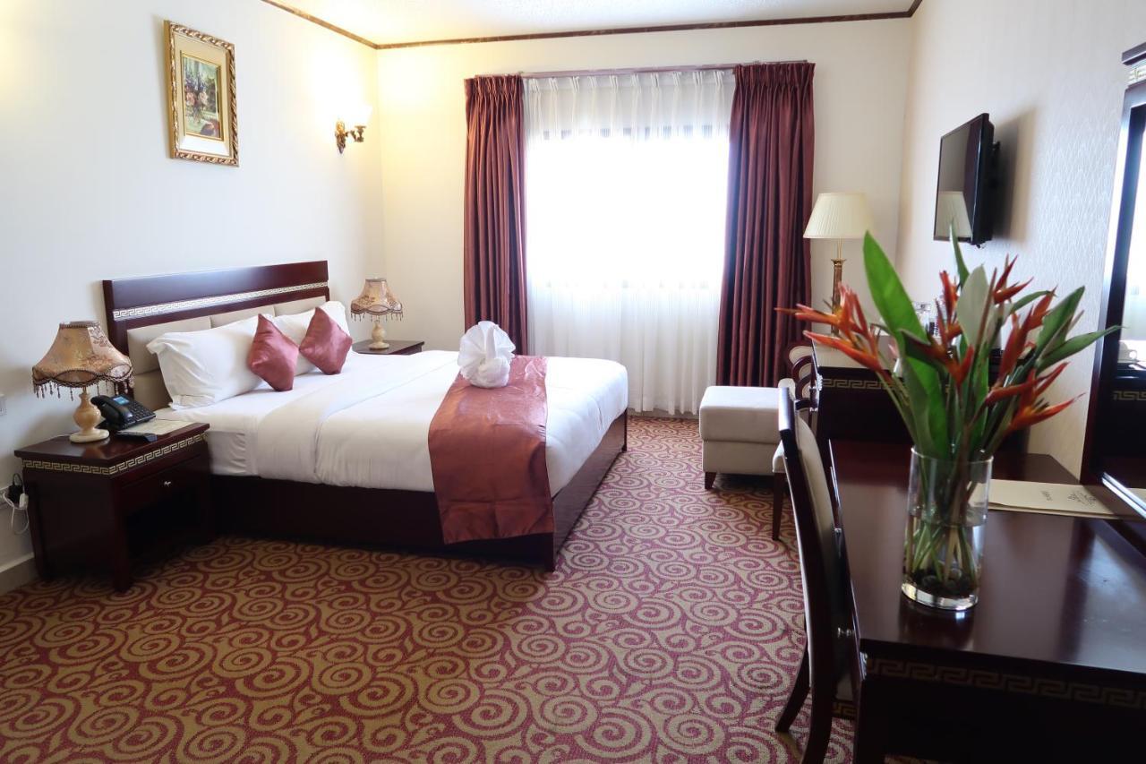 Boulevard Palace Hotel Monrovia Kültér fotó
