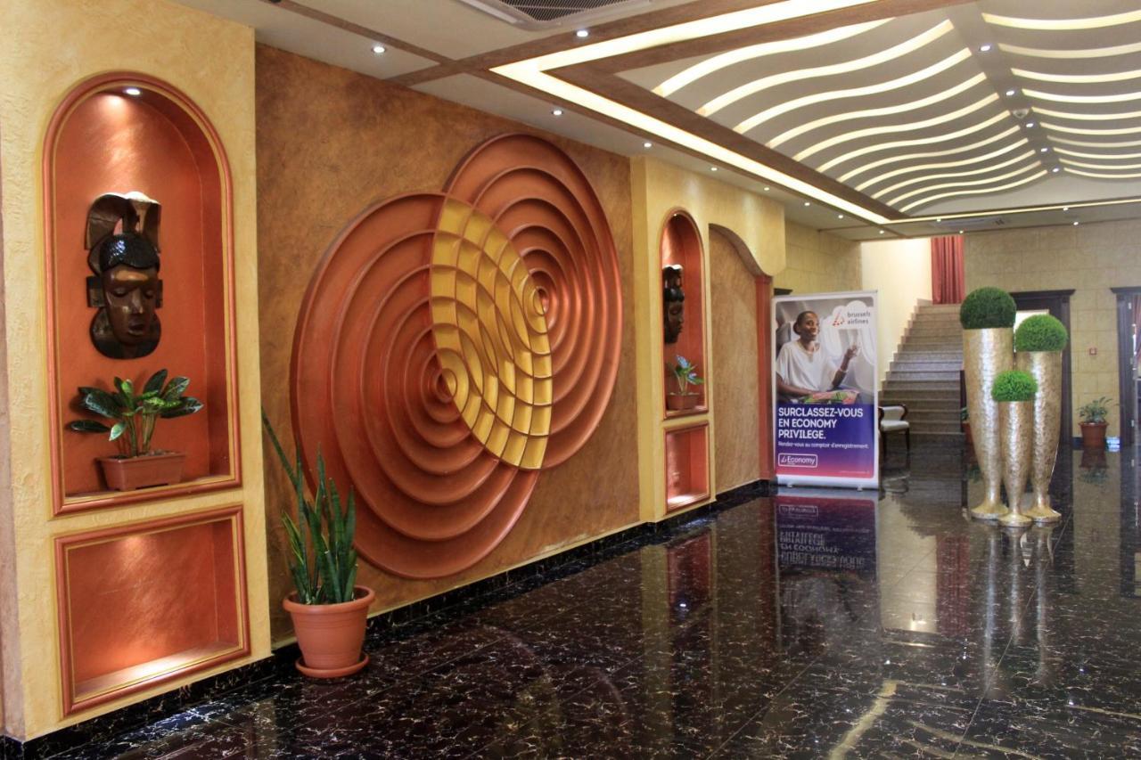 Boulevard Palace Hotel Monrovia Kültér fotó