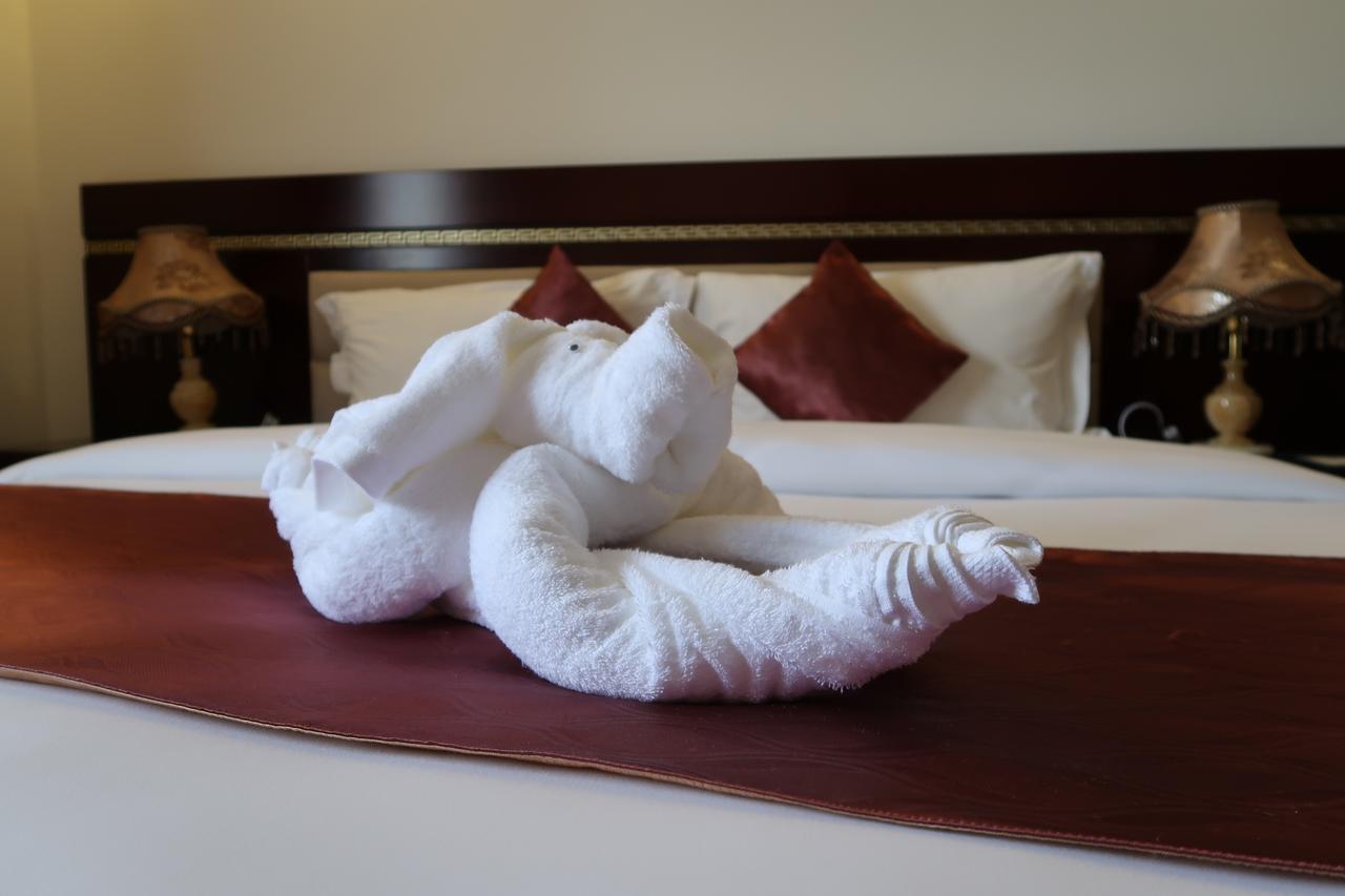 Boulevard Palace Hotel Monrovia Kültér fotó